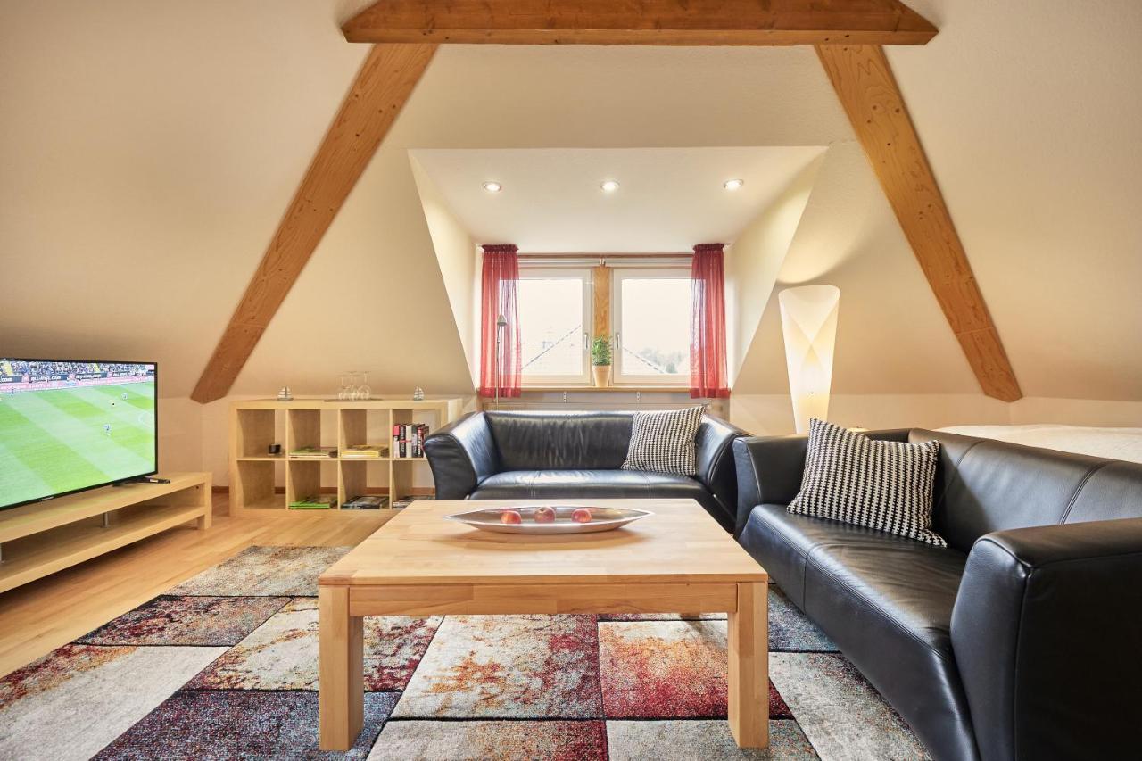 Ferienwohnung Raffael 100 Qm, 2 Grosse Betten Im Wohnzimmer 库克斯港 外观 照片
